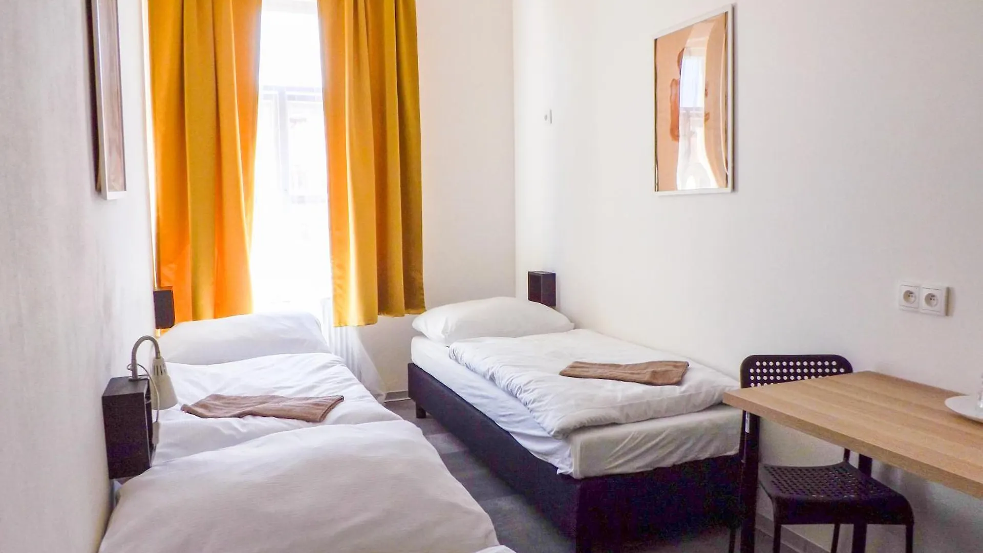 Ubytování v soukromí Sunny Room H1 Praha